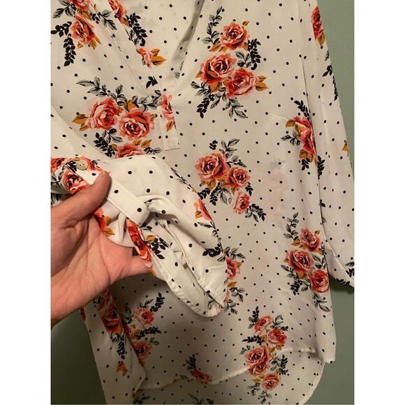 Black Rainn Floral Polka Dot 3/4 Sleeve V Neck Top Size Medium NWOT - Picture 3 of 7